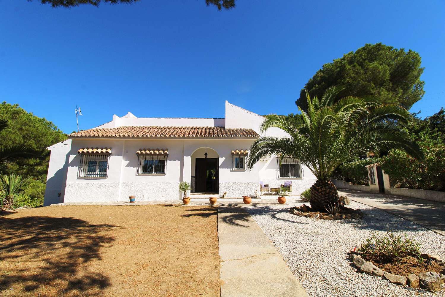3 soverom Villa til salgs i Alhaurin de la Torre med svømmebasseng - € 675 000 (Ref: 9863999)