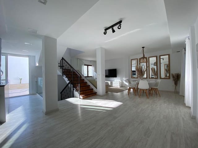 4 sypialnia Dom na sprzedaż w Alhaurín de la Torre z basenem garażem - 480 000 € (Ref: 9872918)