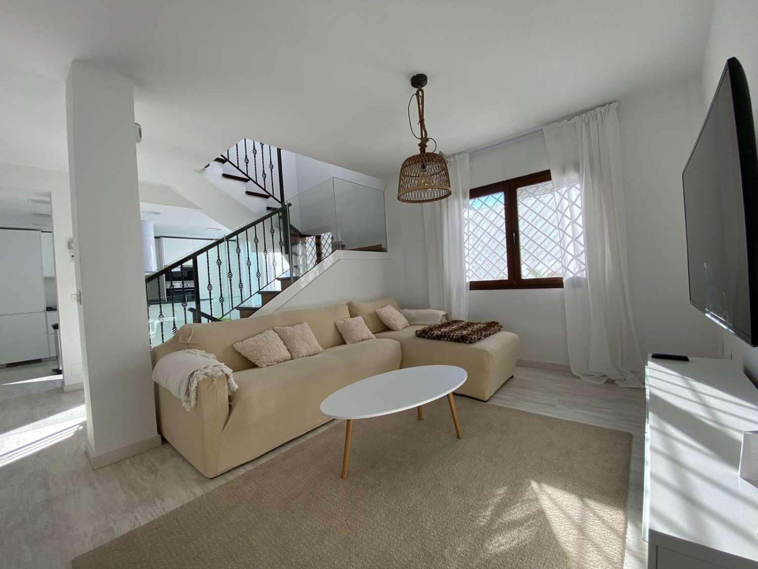 4 sypialnia Dom na sprzedaż w Alhaurin de la Torre z basenem garażem - 480 000 € (Ref: 9872918)