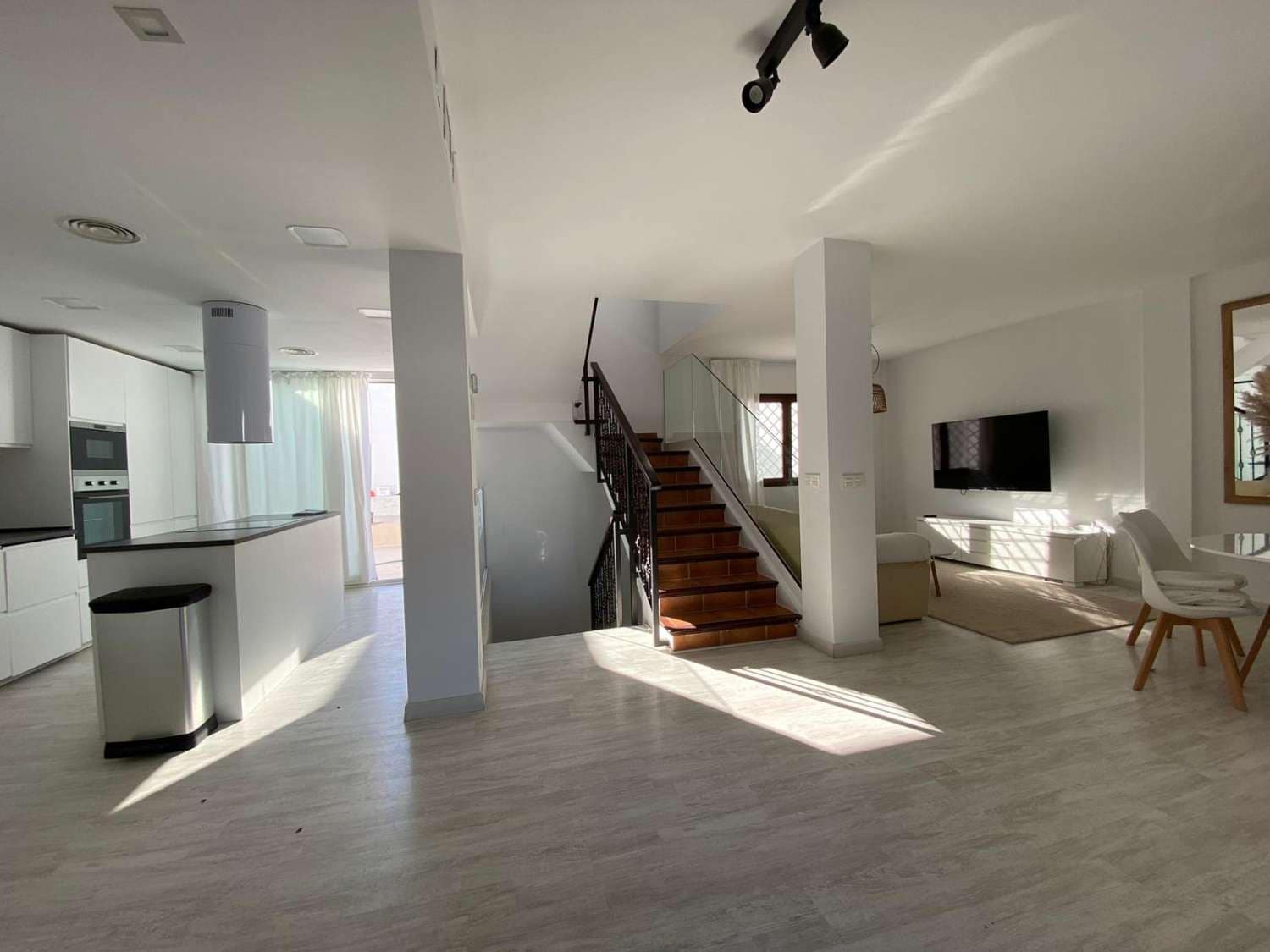 4 sypialnia Dom na sprzedaż w Alhaurin de la Torre z basenem garażem - 480 000 € (Ref: 9872918)