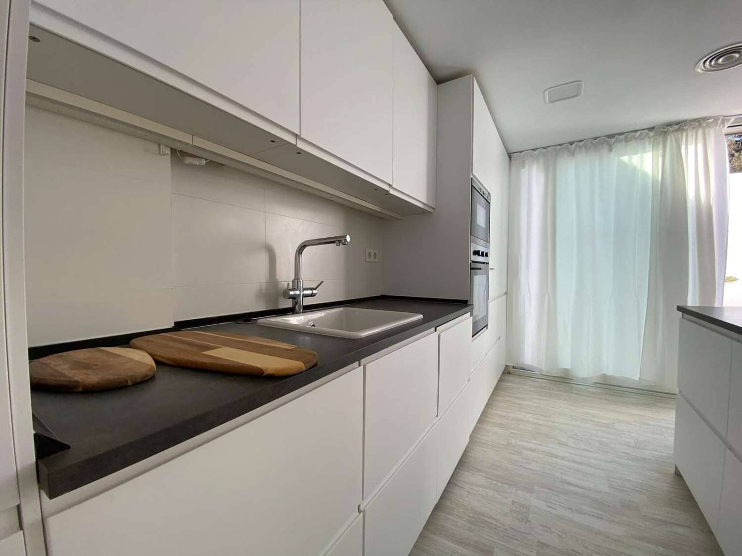 4 sypialnia Dom na sprzedaż w Alhaurin de la Torre z basenem garażem - 480 000 € (Ref: 9872918)