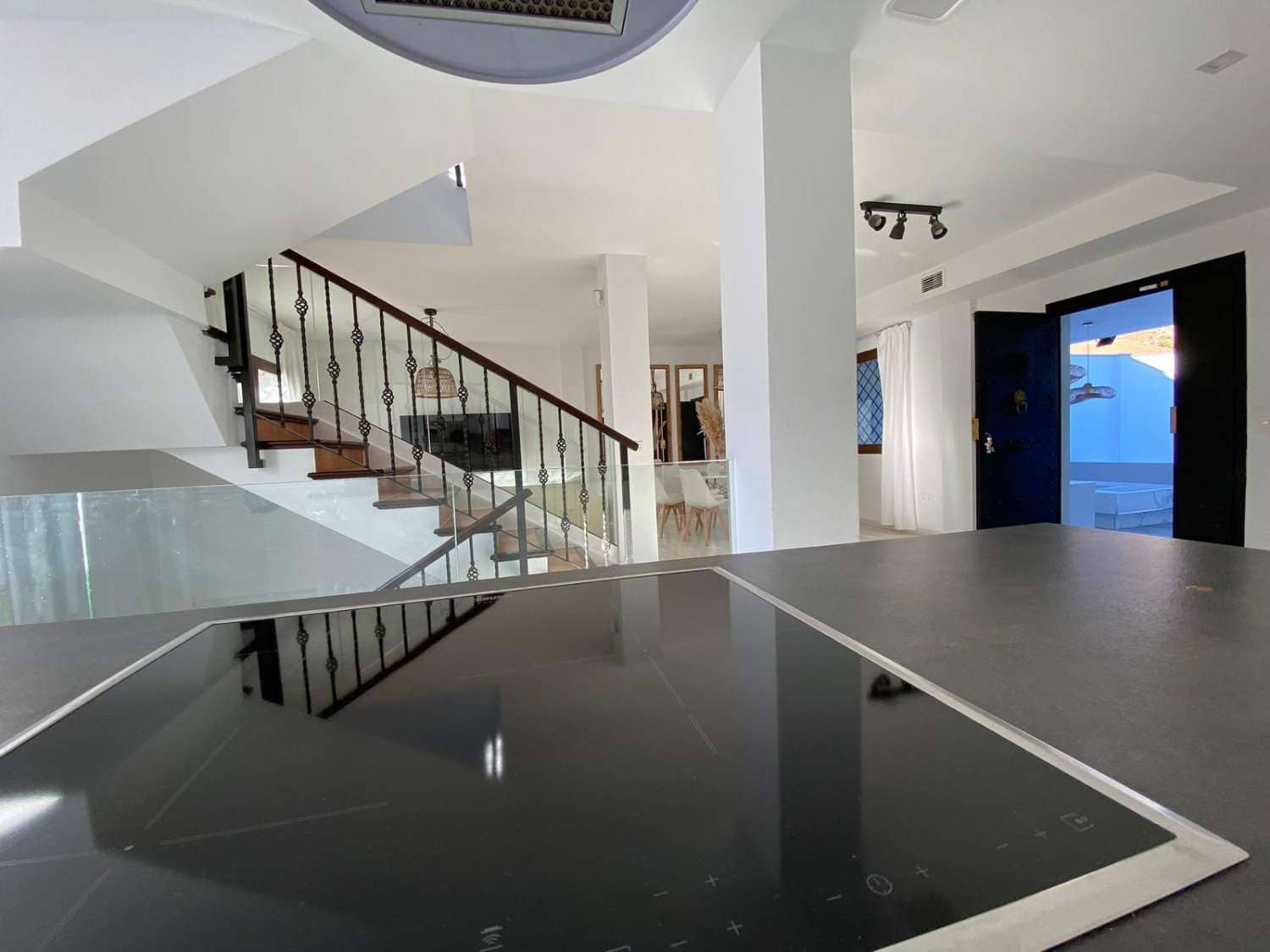 4 sypialnia Dom na sprzedaż w Alhaurin de la Torre z basenem garażem - 480 000 € (Ref: 9872918)