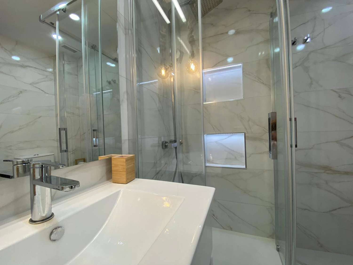 4 sypialnia Dom na sprzedaż w Alhaurin de la Torre z basenem garażem - 480 000 € (Ref: 9872918)