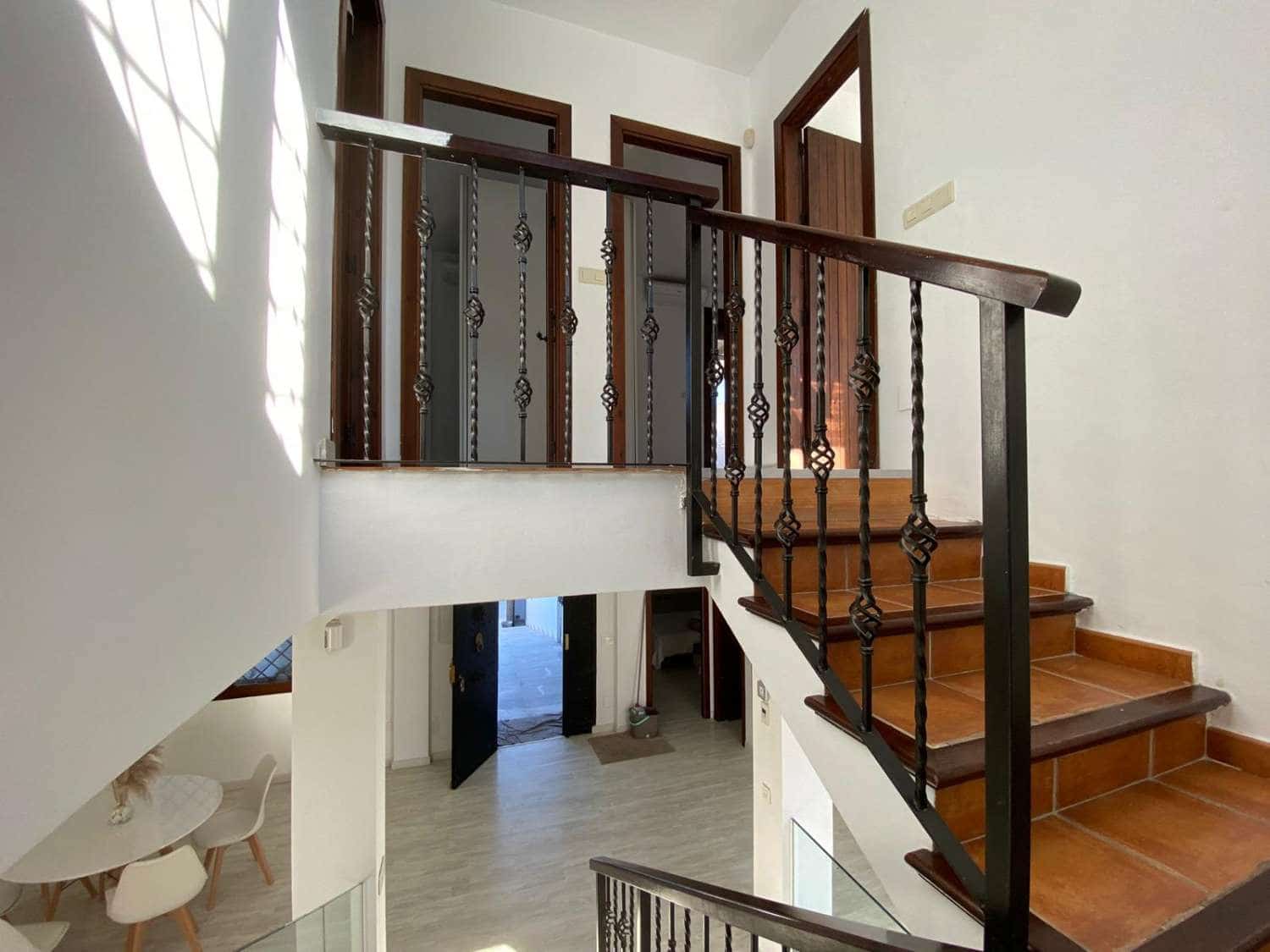 4 sypialnia Dom na sprzedaż w Alhaurin de la Torre z basenem garażem - 480 000 € (Ref: 9872918)