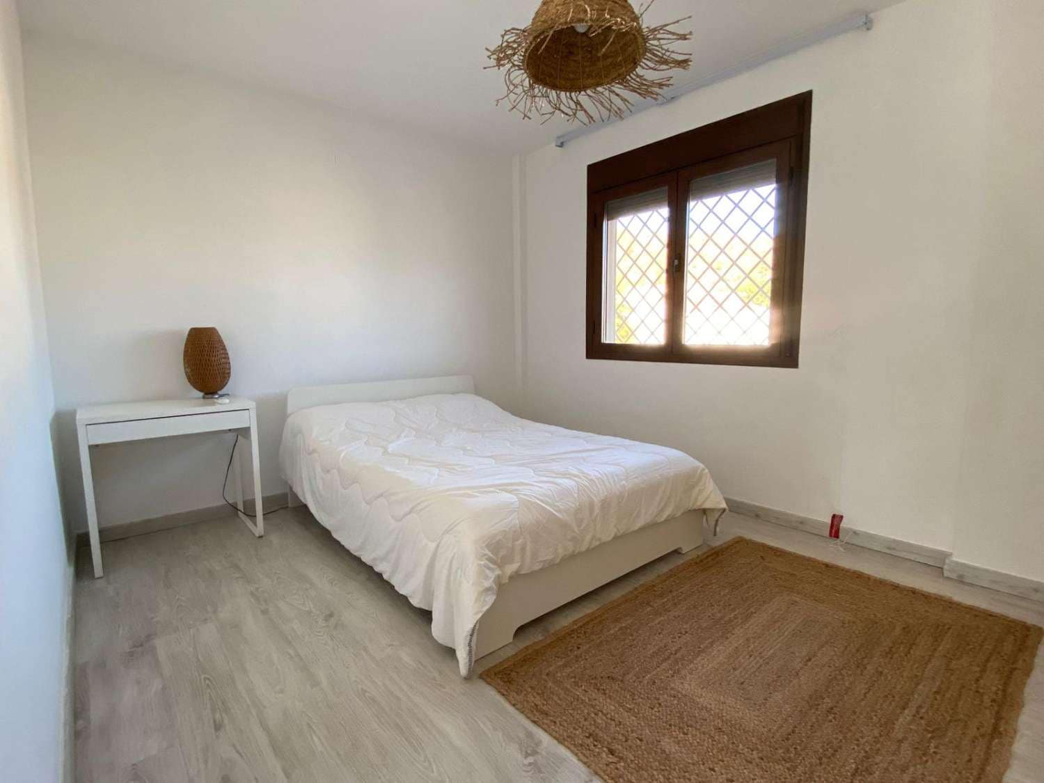 4 sypialnia Dom na sprzedaż w Alhaurin de la Torre z basenem garażem - 480 000 € (Ref: 9872918)
