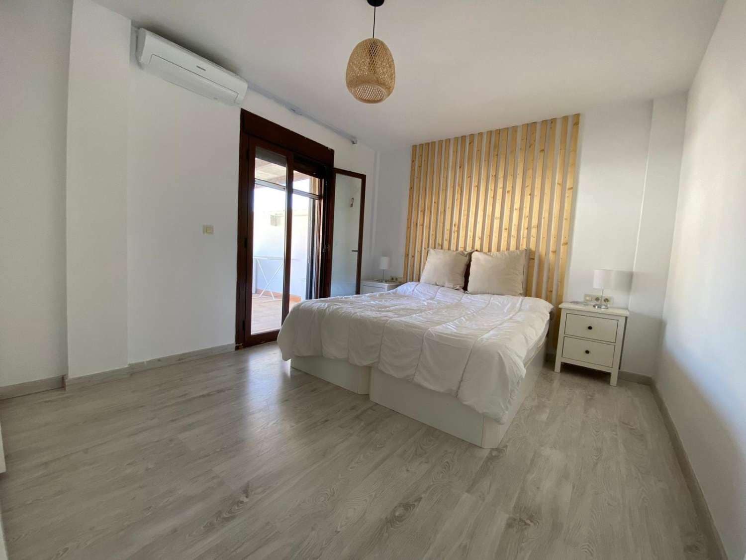 4 sypialnia Dom na sprzedaż w Alhaurin de la Torre z basenem garażem - 480 000 € (Ref: 9872918)