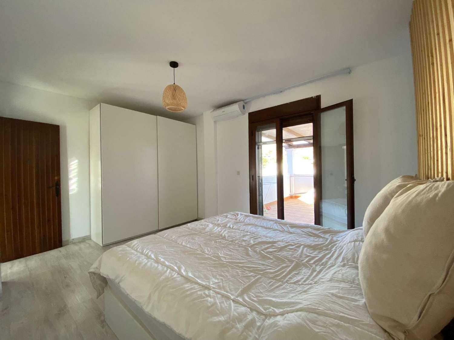 4 sypialnia Dom na sprzedaż w Alhaurin de la Torre z basenem garażem - 480 000 € (Ref: 9872918)