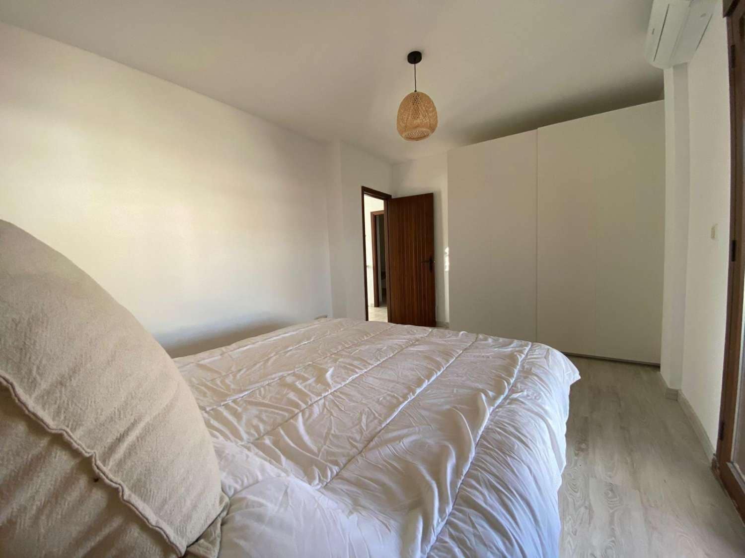 4 sypialnia Dom na sprzedaż w Alhaurin de la Torre z basenem garażem - 480 000 € (Ref: 9872918)