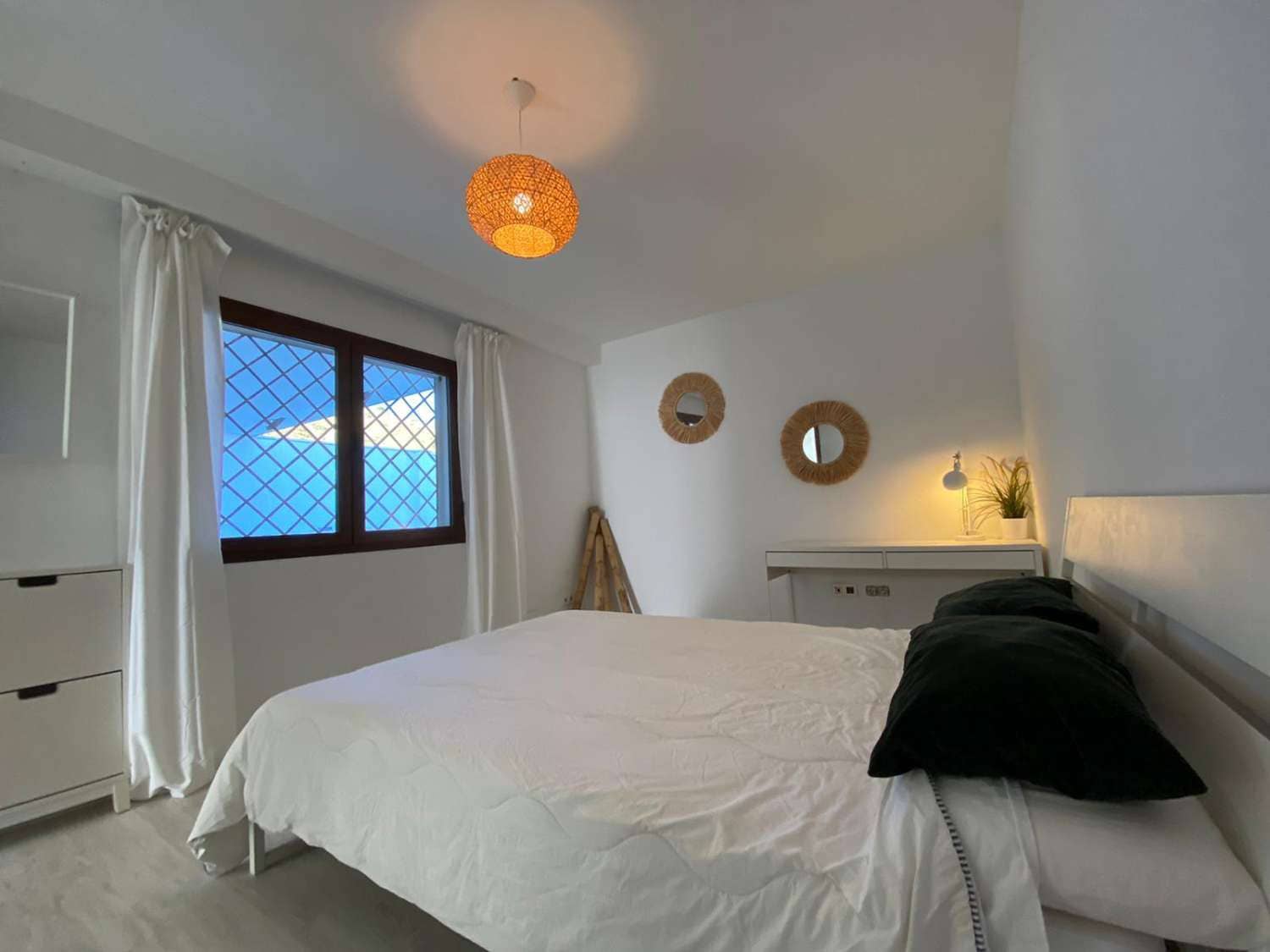 4 sypialnia Dom na sprzedaż w Alhaurin de la Torre z basenem garażem - 480 000 € (Ref: 9872918)