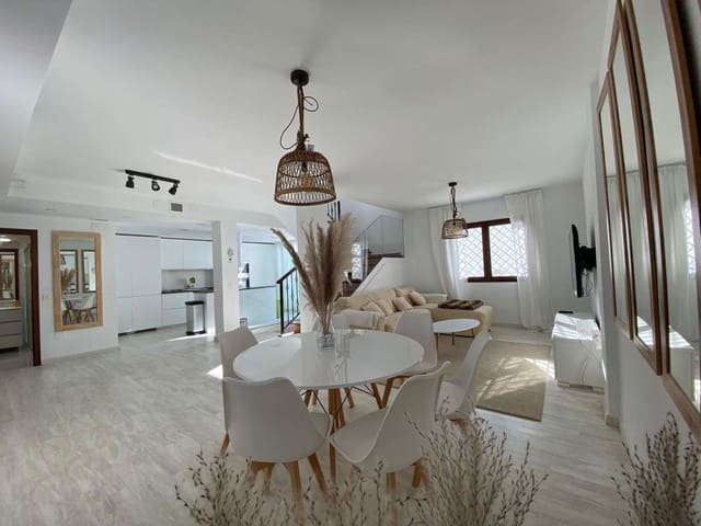 4 sypialnia Dom na sprzedaż w Alhaurín de la Torre z basenem garażem - 480 000 € (Ref: 9872918)
