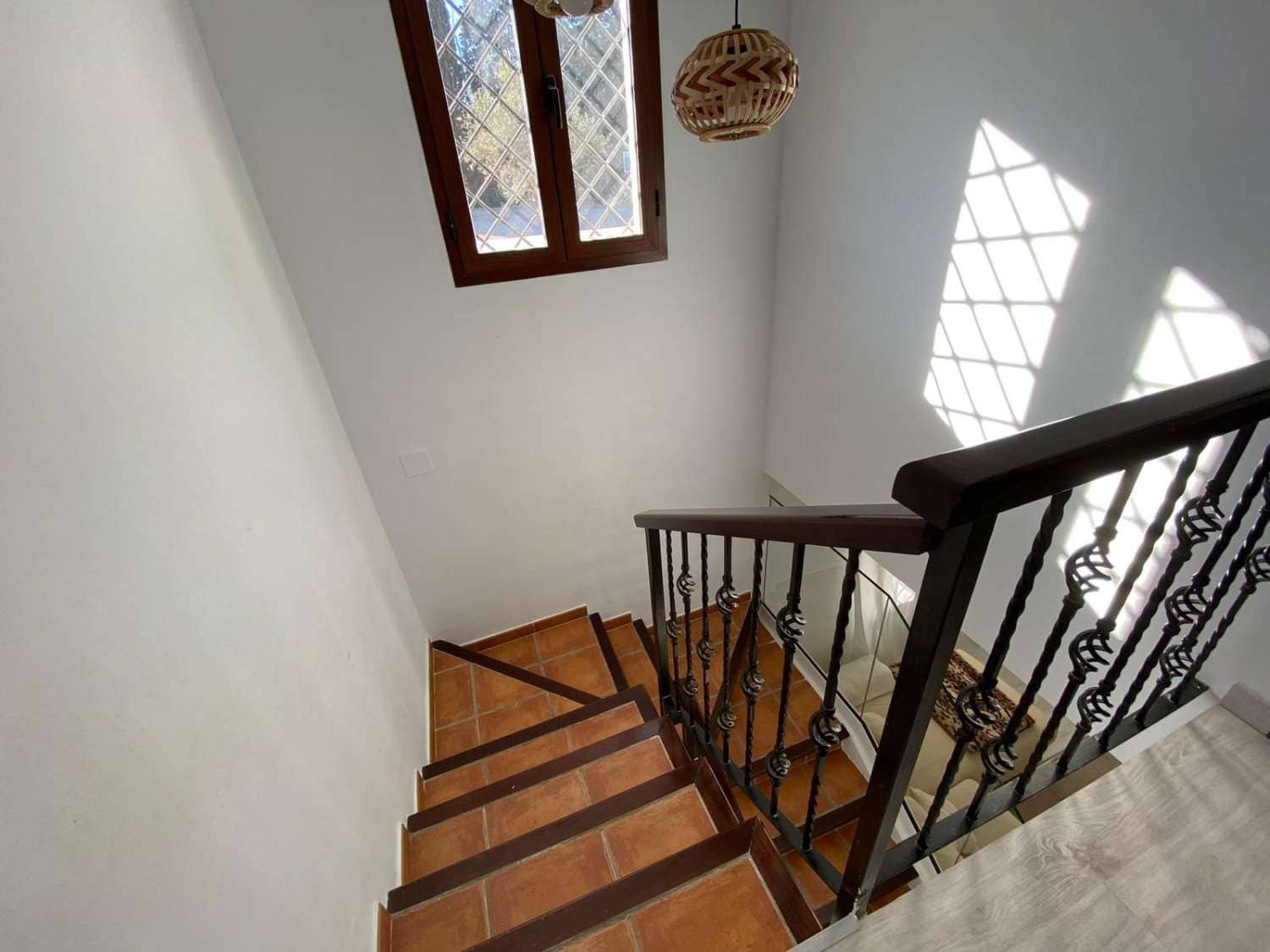 4 sypialnia Dom na sprzedaż w Alhaurin de la Torre z basenem garażem - 480 000 € (Ref: 9872918)