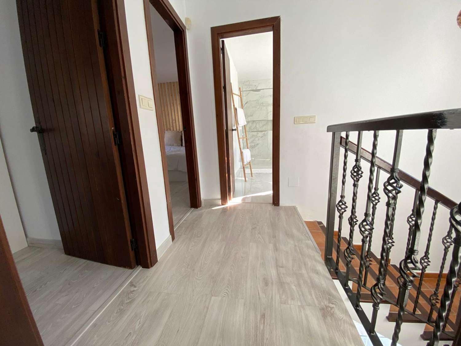 4 sypialnia Dom na sprzedaż w Alhaurin de la Torre z basenem garażem - 480 000 € (Ref: 9872918)