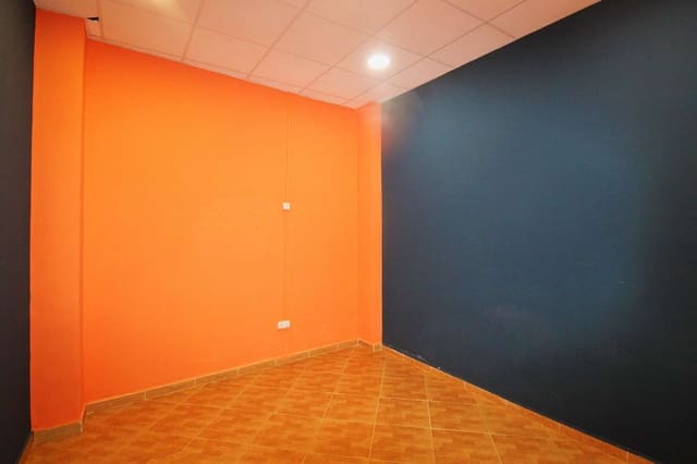 Local Commercial à louer à Alhaurín de la Torre - 900 € (Ref: 9902769)