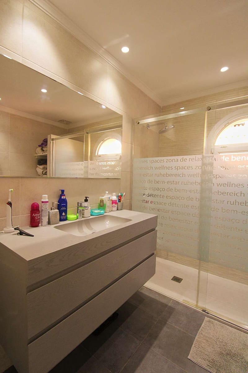 Pareado de 4 habitaciones en Alhaurín de la Torre en venta con piscina - 759.950 € (Ref: 9902770)