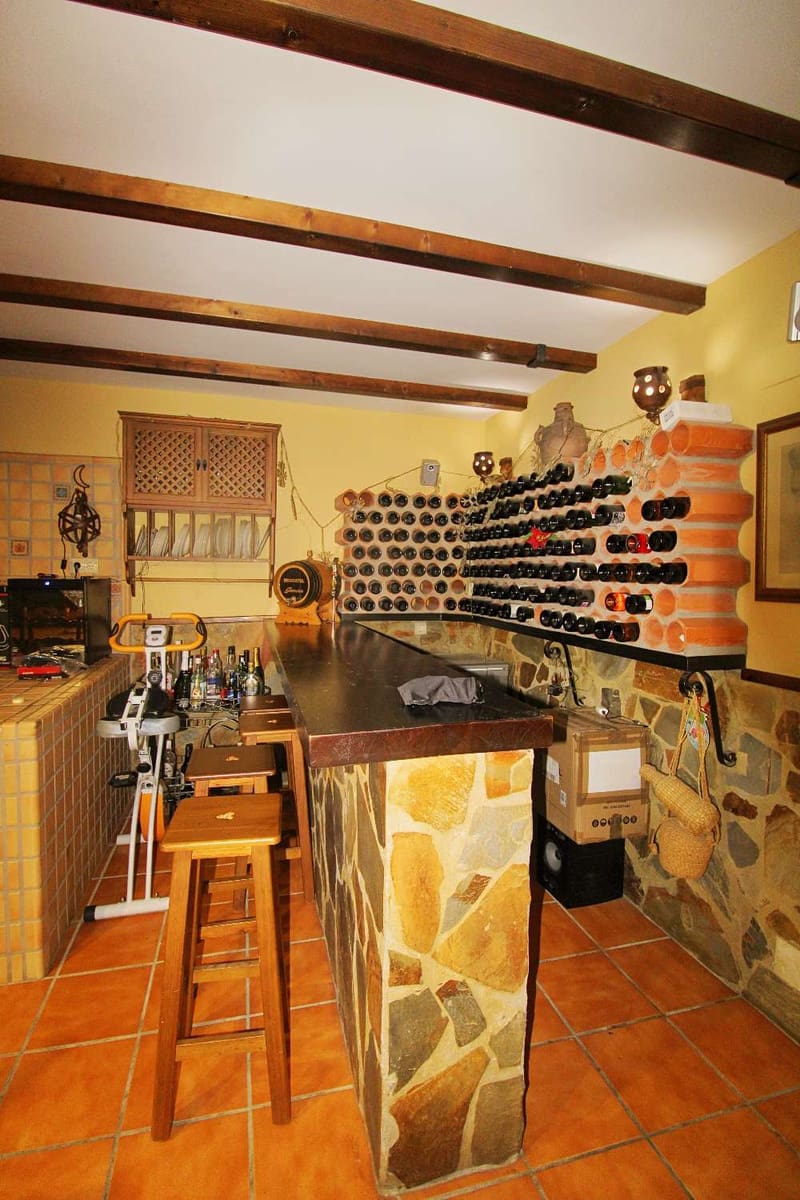 Pareado de 4 habitaciones en Alhaurín de la Torre en venta con piscina - 759.950 € (Ref: 9902770)