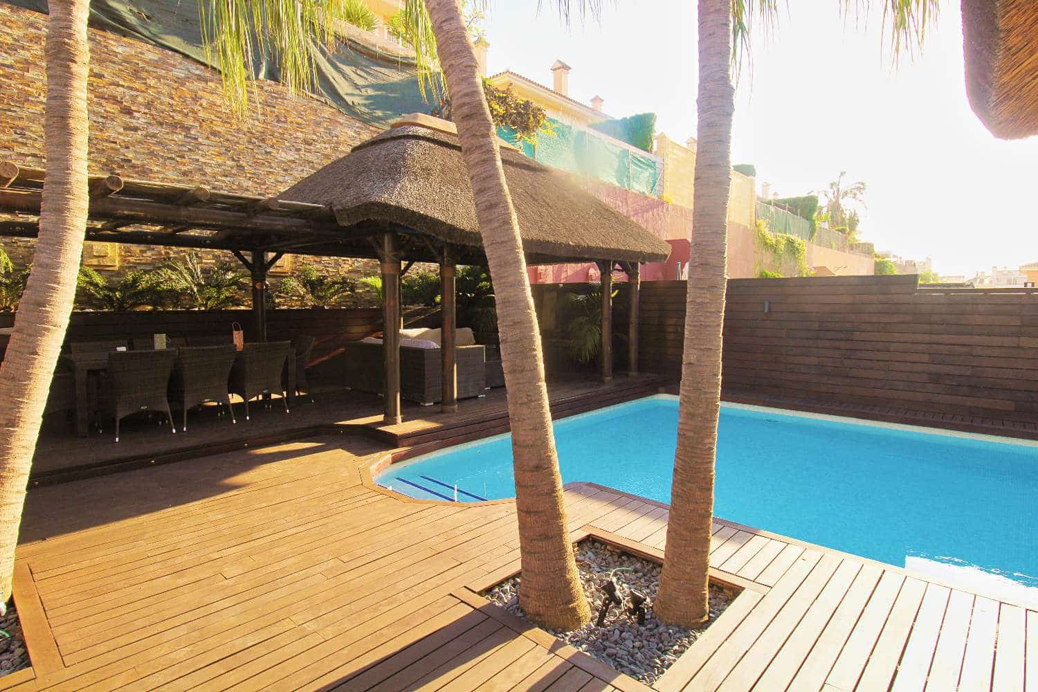 Pareado de 4 habitaciones en Alhaurín de la Torre en venta con piscina - 759.950 € (Ref: 9902770)