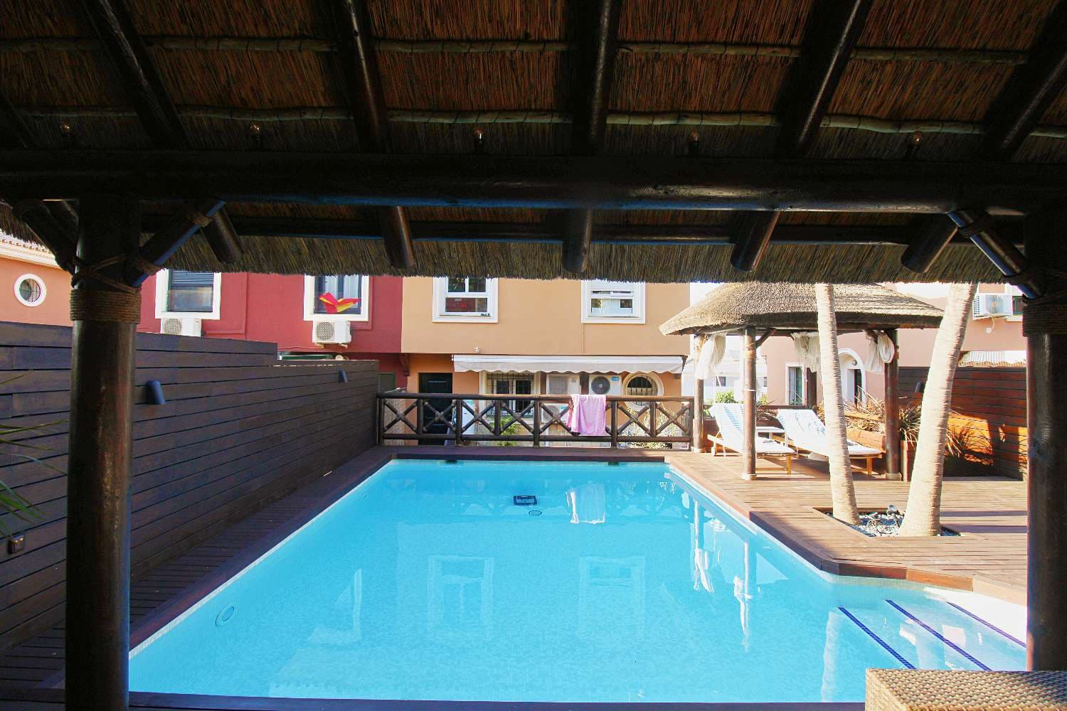 Pareado de 4 habitaciones en Alhaurín de la Torre en venta con piscina - 759.950 € (Ref: 9902770)