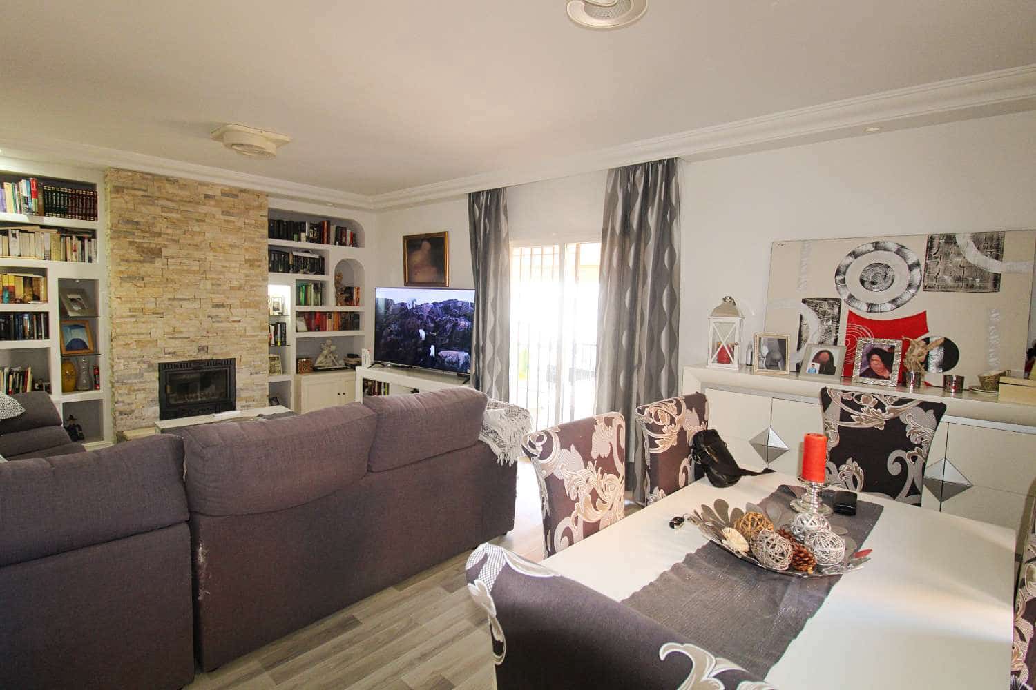 Pareado de 4 habitaciones en Alhaurín de la Torre en venta con piscina - 759.950 € (Ref: 9902770)