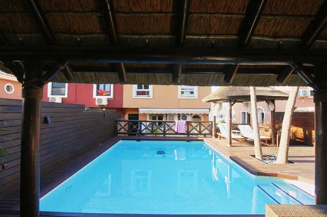 Pareado de 4 habitaciones en Alhaurín de la Torre en venta con piscina - 759.950 € (Ref: 9902770)