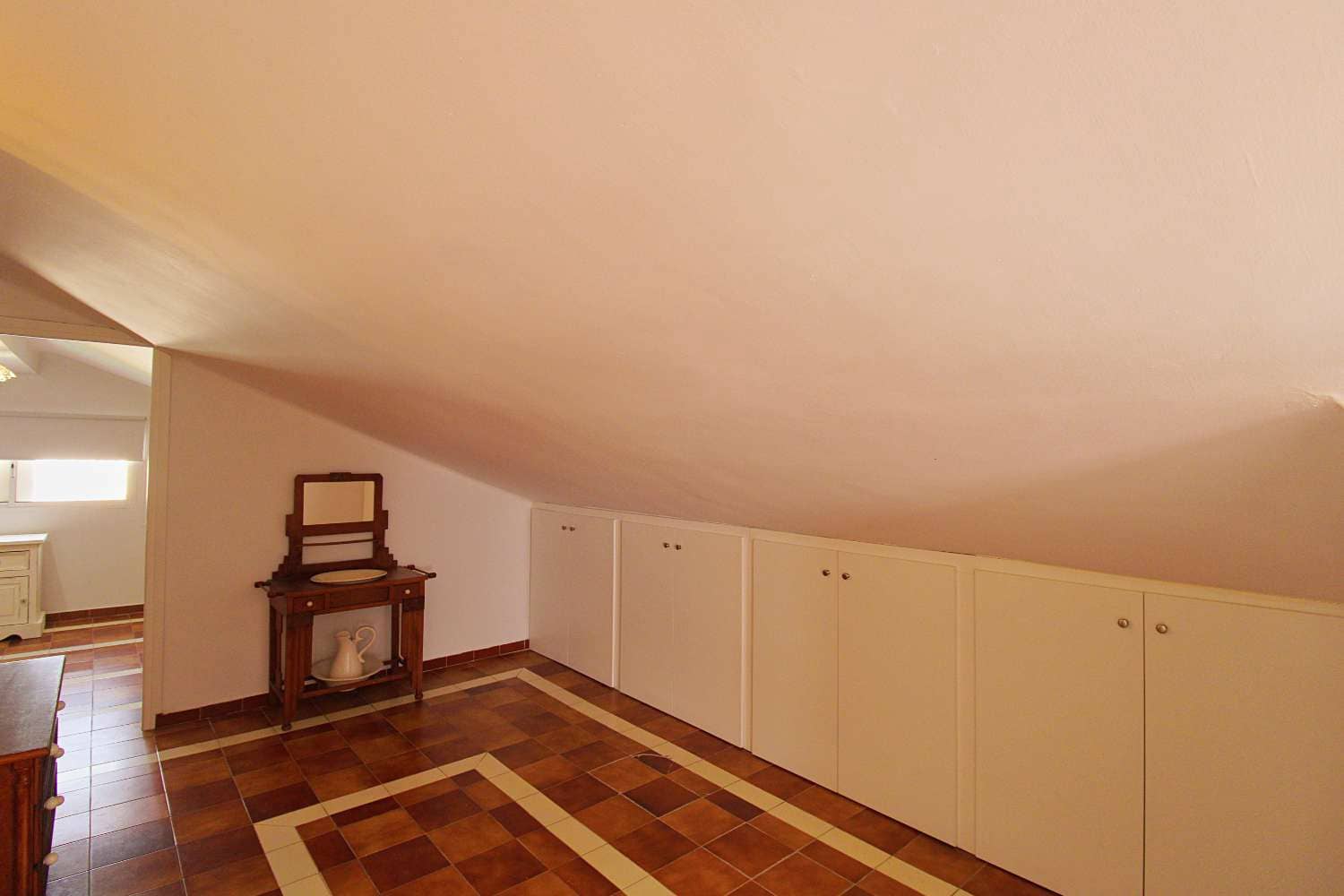 4 sypialnia Willa do wynajęcia w Alhaurin de la Torre z basenem garażem - 2 500 € (Ref: 9915183)