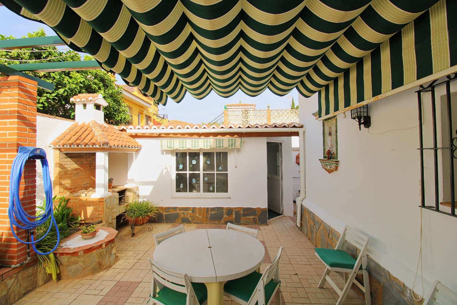 4 sypialnia Willa do wynajęcia w Alhaurin de la Torre z basenem garażem - 2 500 € (Ref: 9915183)