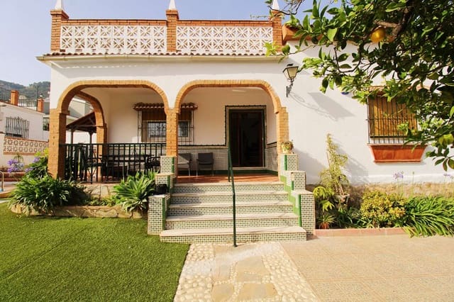 4 sypialnia Willa do wynajęcia w Alhaurín de la Torre z basenem garażem - 2 500 € (Ref: 9915183)