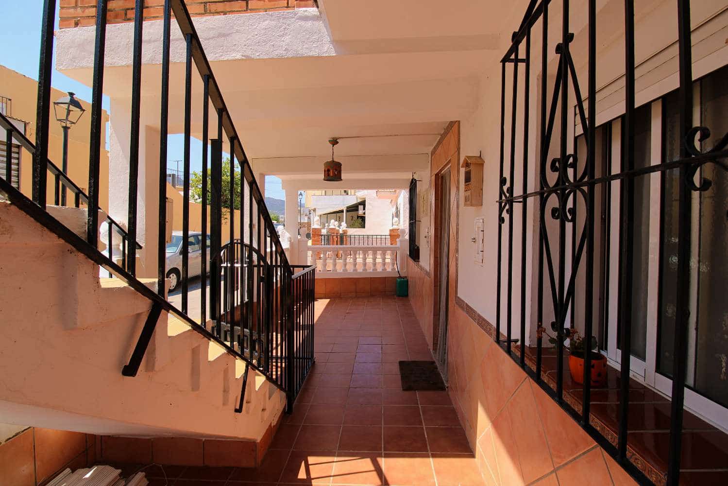 2 bedroom Apartment for sale in Alhaurin de la Torre - € 299,500 (Ref: 9937466)