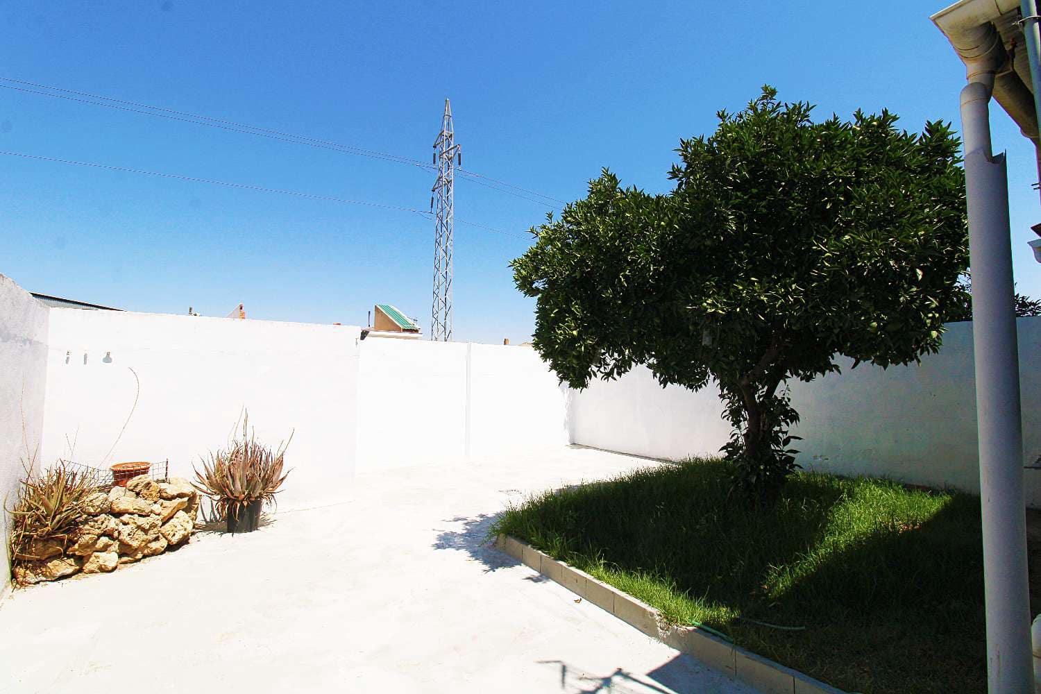 2 bedroom Apartment for sale in Alhaurin de la Torre - € 299,500 (Ref: 9937466)
