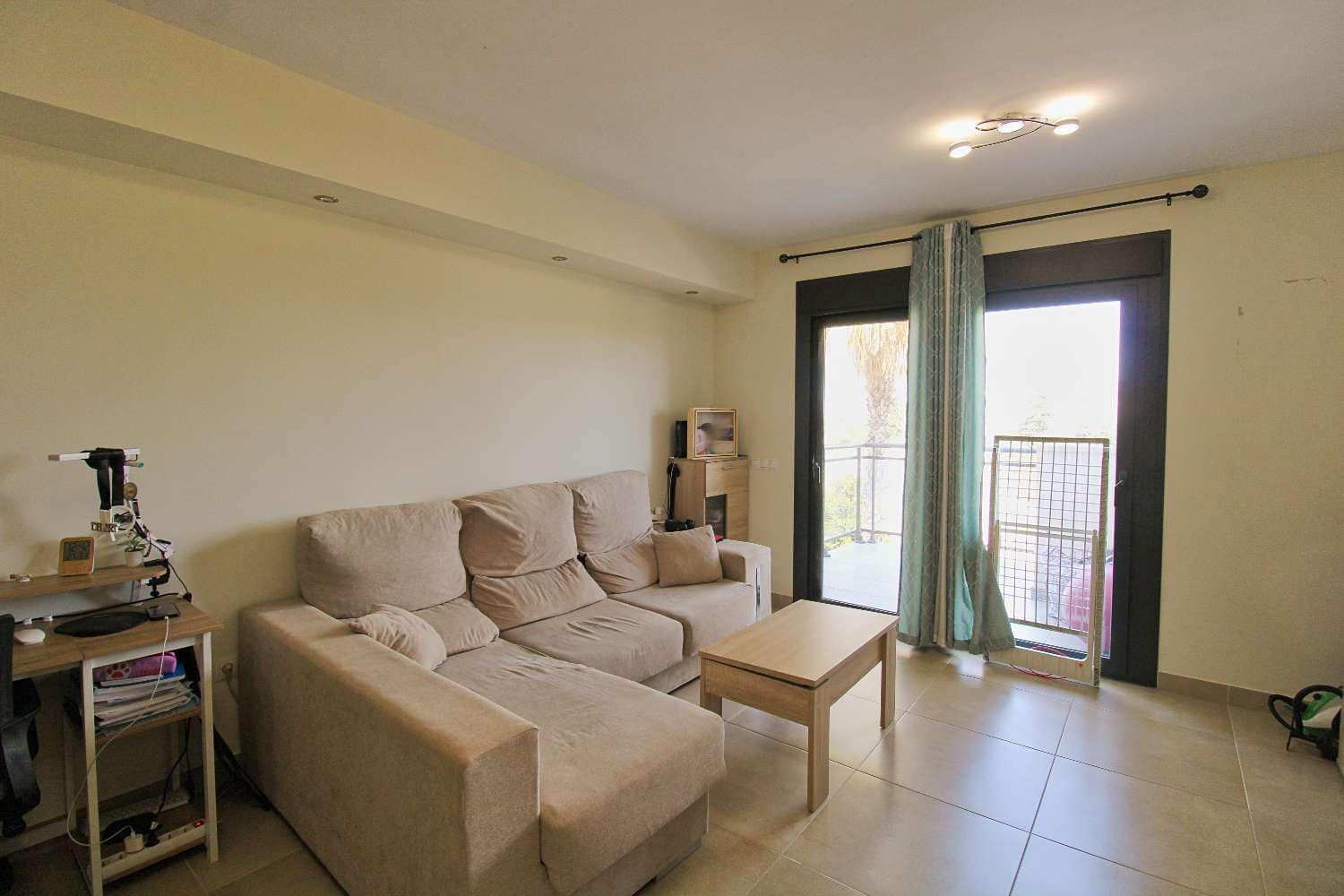 2 bedroom Flat for rent in Alhaurin de la Torre with garage - € 1,200 (Ref: 9949122)