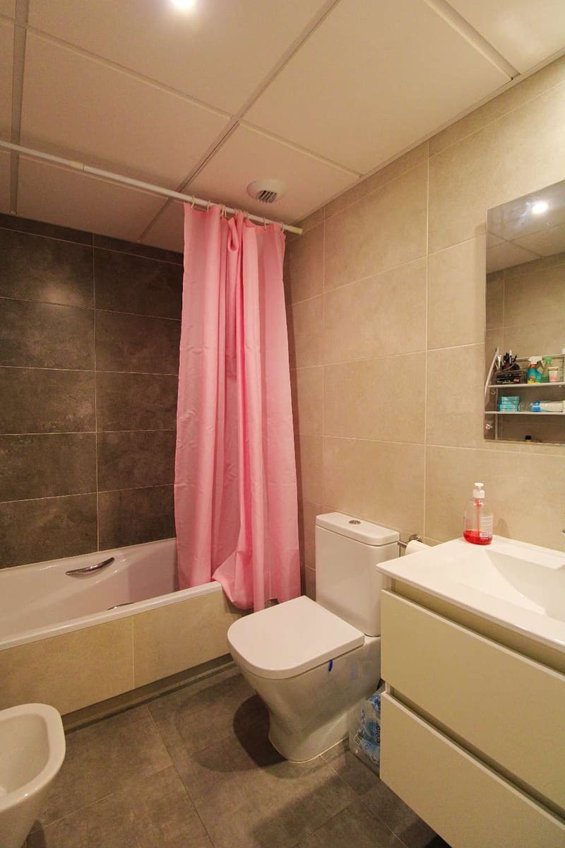 2 bedroom Flat for rent in Alhaurin de la Torre with garage - € 1,200 (Ref: 9949122)