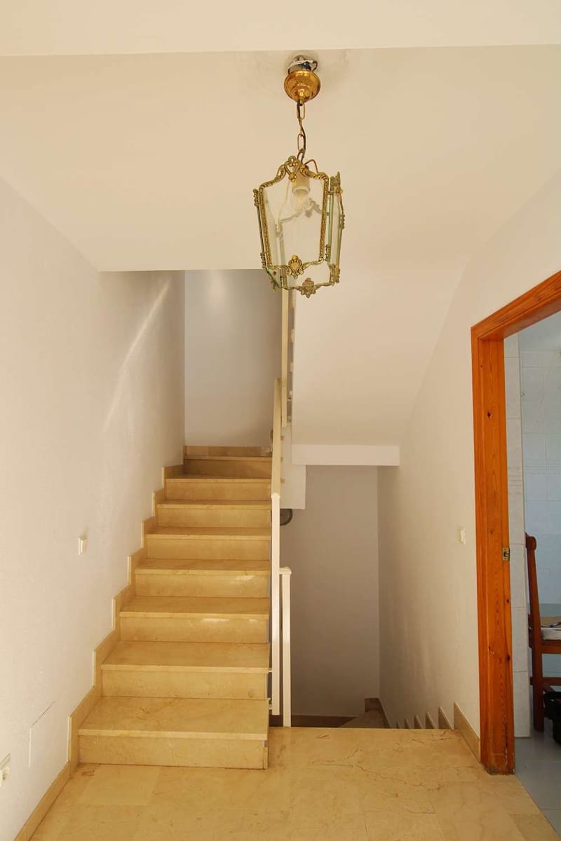 4 quarto Moradia Geminada para venda em Alhaurin de la Torre com piscina garagem - 664 000 € (Ref: 9956718)