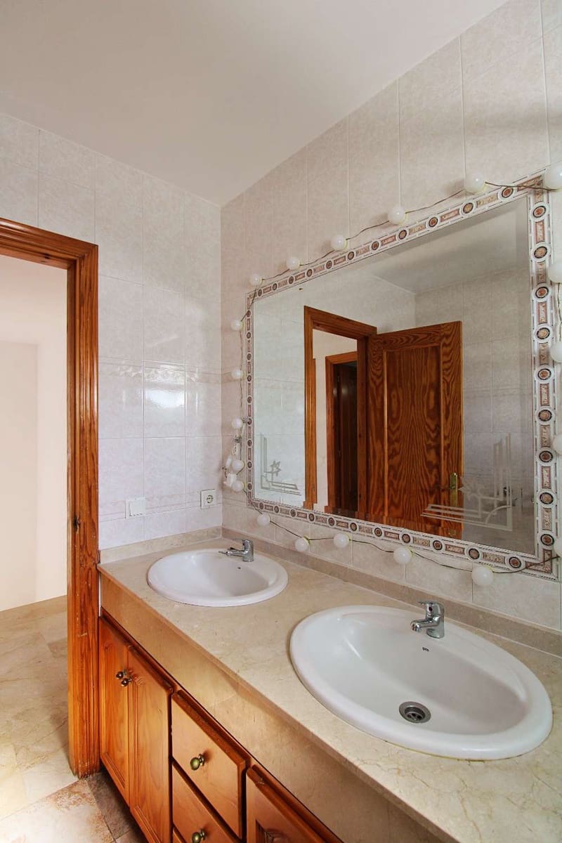 4 quarto Moradia Geminada para venda em Alhaurin de la Torre com piscina garagem - 664 000 € (Ref: 9956718)