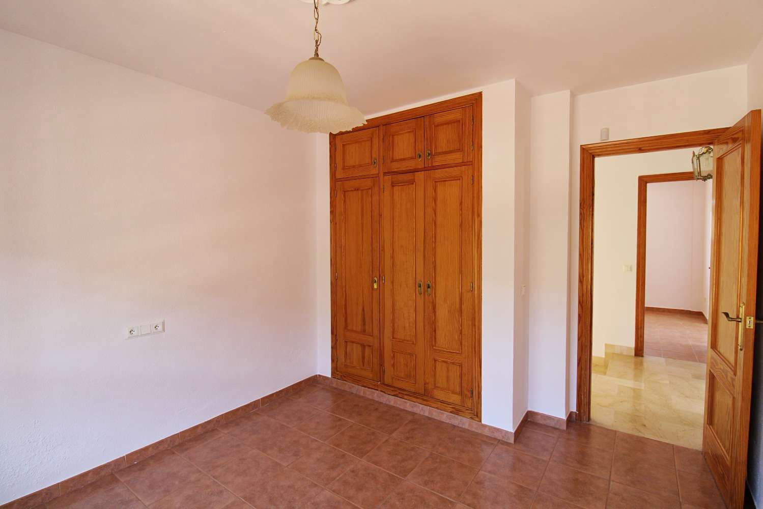 4 quarto Moradia Geminada para venda em Alhaurin de la Torre com piscina garagem - 664 000 € (Ref: 9956718)