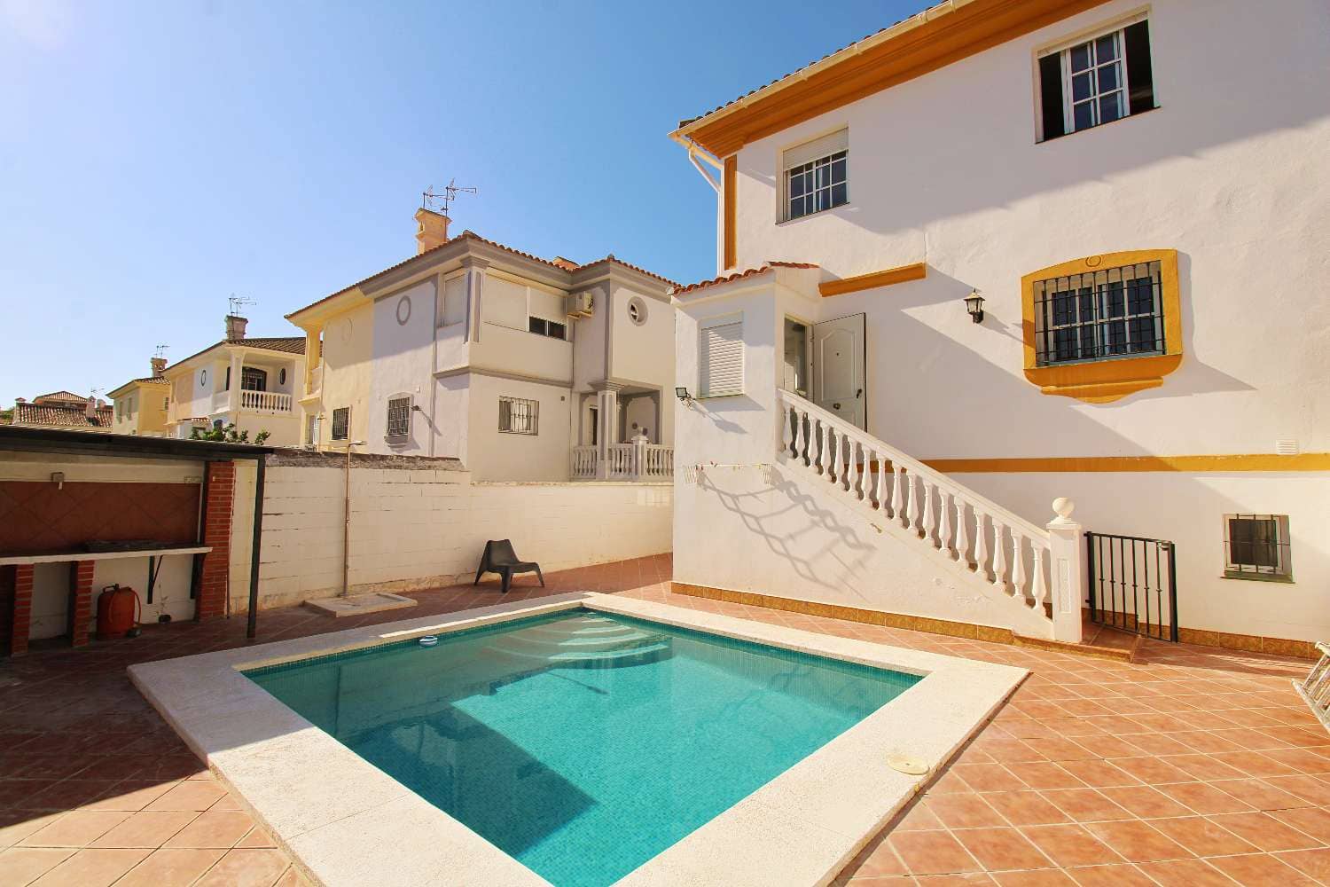 4 quarto Moradia Geminada para venda em Alhaurin de la Torre com piscina garagem - 664 000 € (Ref: 9956718)