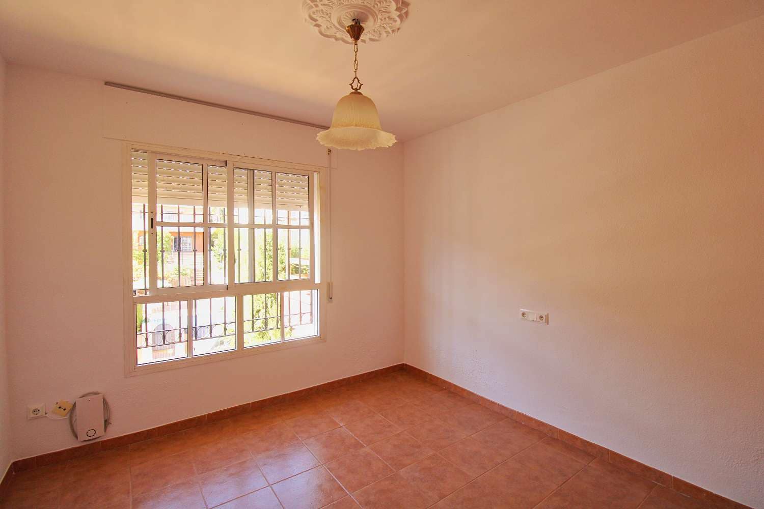 4 quarto Moradia Geminada para venda em Alhaurin de la Torre com piscina garagem - 664 000 € (Ref: 9956718)