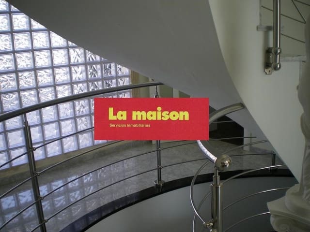 4 sypialnia Willa na sprzedaż w L'Eliana z basenem garażem - 1 200 000 € (Ref: 4880765)