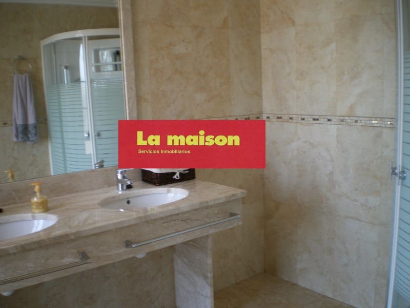 4 sypialnia Willa na sprzedaż w L'Eliana z basenem garażem - 1 200 000 € (Ref: 4880765)