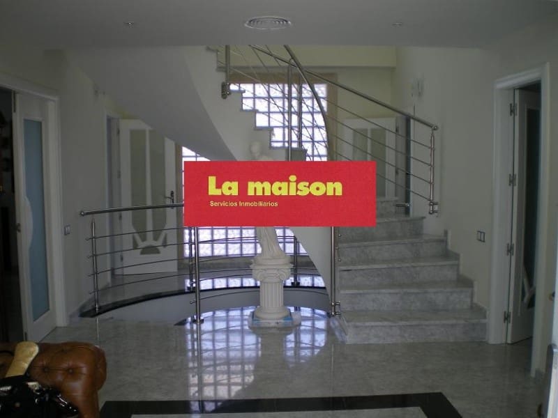 4 sypialnia Willa na sprzedaż w L'Eliana z basenem garażem - 1 200 000 € (Ref: 4880765)