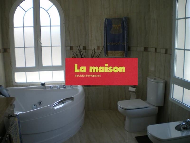 4 sypialnia Willa na sprzedaż w L'Eliana z basenem garażem - 1 200 000 € (Ref: 4880765)