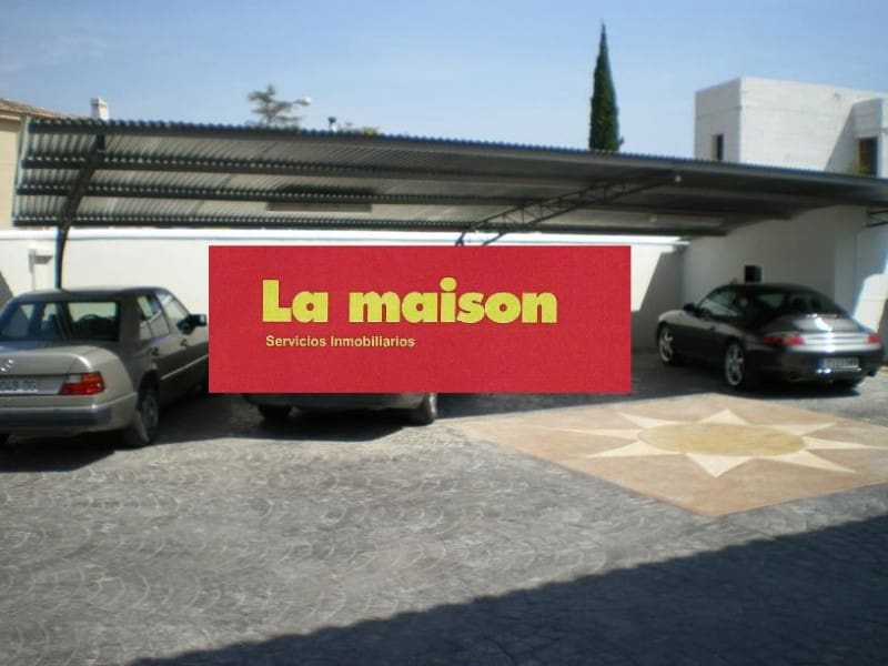 4 sypialnia Willa na sprzedaż w L'Eliana z basenem garażem - 1 200 000 € (Ref: 4880765)