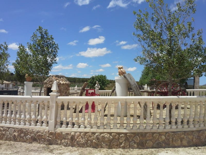 2 bedroom Finca/Country House for sale in Yecla - € 650,000 (Ref: 5788058)