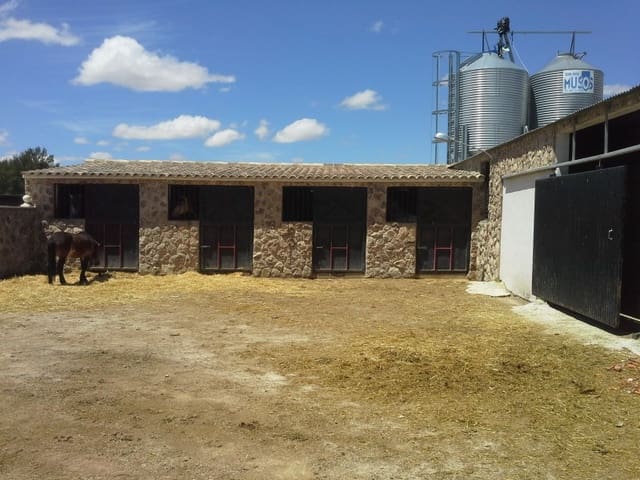 2 bedroom Finca/Country House for sale in Yecla - € 650,000 (Ref: 5788058)