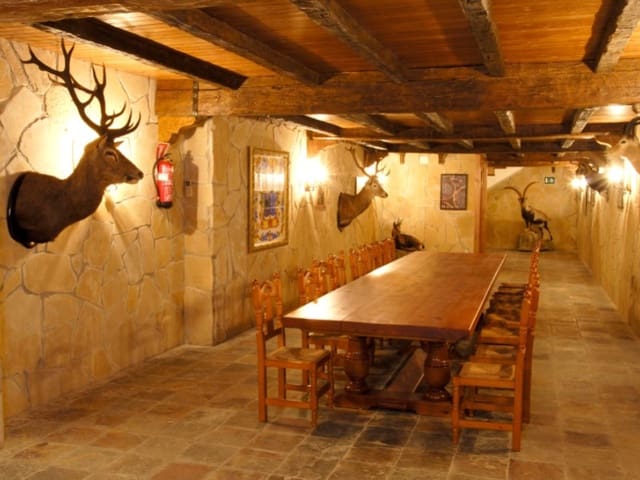 10 slaapkamer Hotel te koop in La Vall d'Uixó met garage - € 5.000.000 (Ref: 8717224)