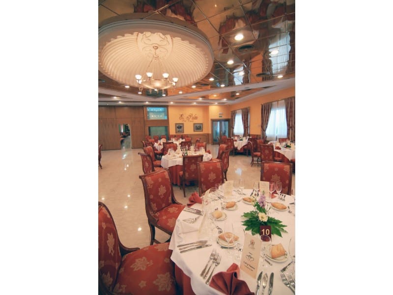 10 bedroom Hotel for sale in La Vall d'Uixo with garage - € 5,000,000 (Ref: 8717224)