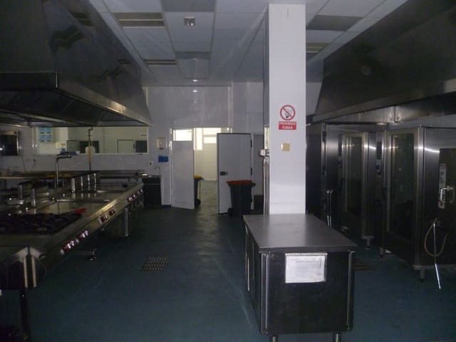 10 slaapkamer Hotel te koop in La Vall d'Uixó met garage - € 5.000.000 (Ref: 8717224)