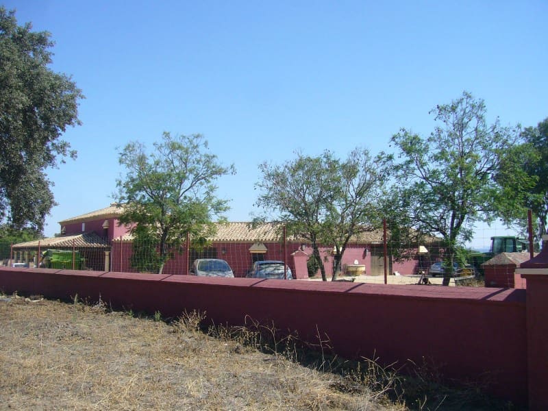 Finca/Landehus til salg i Castilblanco de los Arroyos - € 45.000.000 (Ref: 8728108)