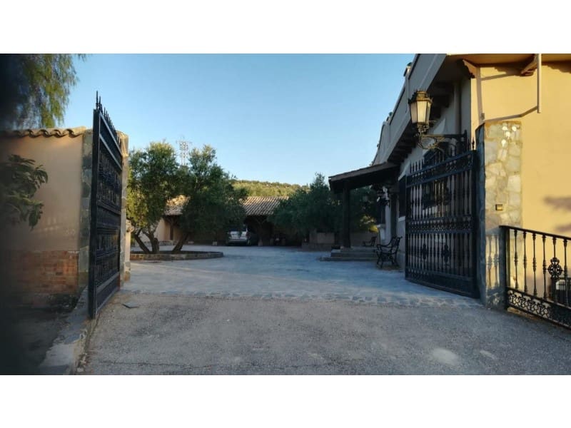 6 chambre Finca/Maison de Campagne à vendre à Peal de Becerro - 18 000 000 € (Ref: 8729898)