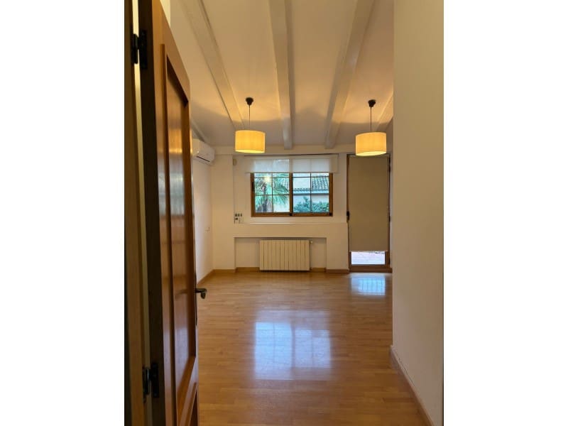 Chalet de 4 habitaciones en La Cañada en alquiler - 3.000 € (Ref: 8834685)