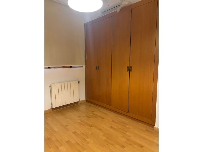 Chalet de 4 habitaciones en La Cañada en alquiler - 3.000 € (Ref: 8834685)