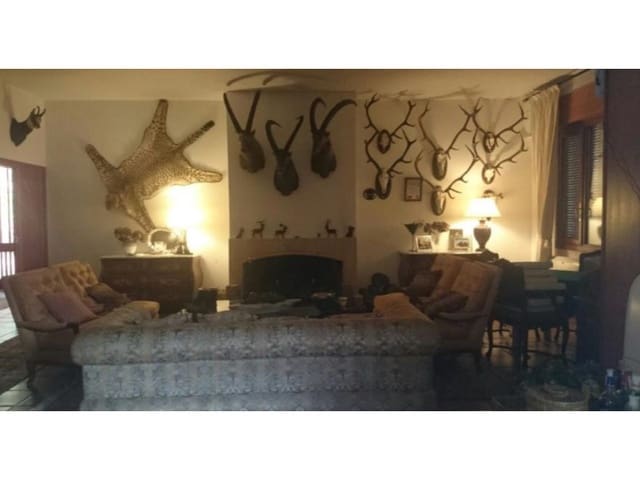 7 sovrum Finca/Hus på landet till salu i Guadalupe - 4 500 000 € (Ref: 8851880)